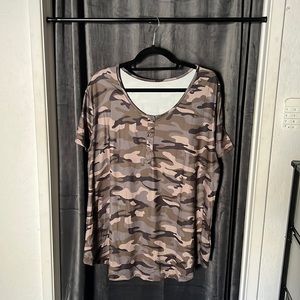 womens camo T-shirt